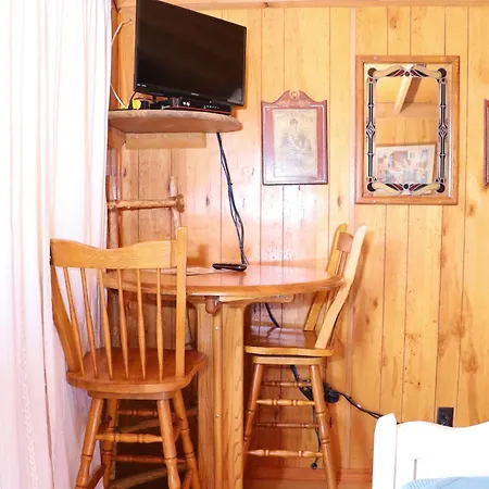 Stampede Cabin 3-3